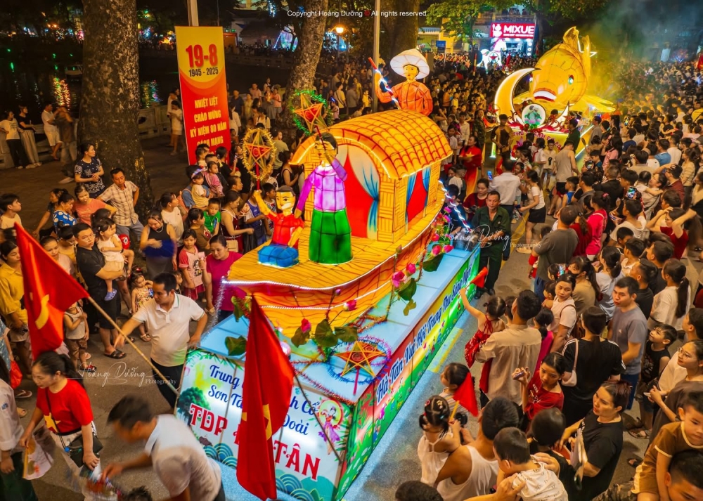 Trung thu thành cổ thắp sáng công nghiệp văn hóa