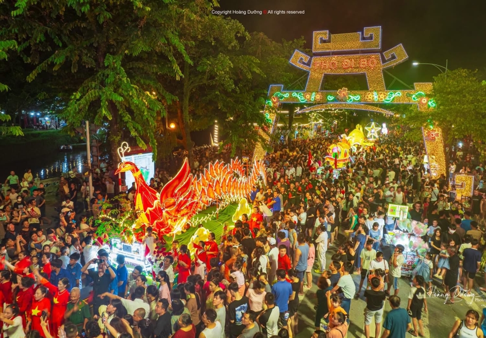 Trung thu thành cổ thắp sáng công nghiệp văn hóa