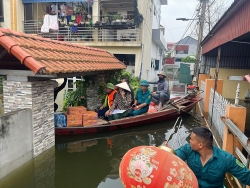 lanh dao xa tien thang vao vung lut chi dao cuu tro khac phuc hau qua