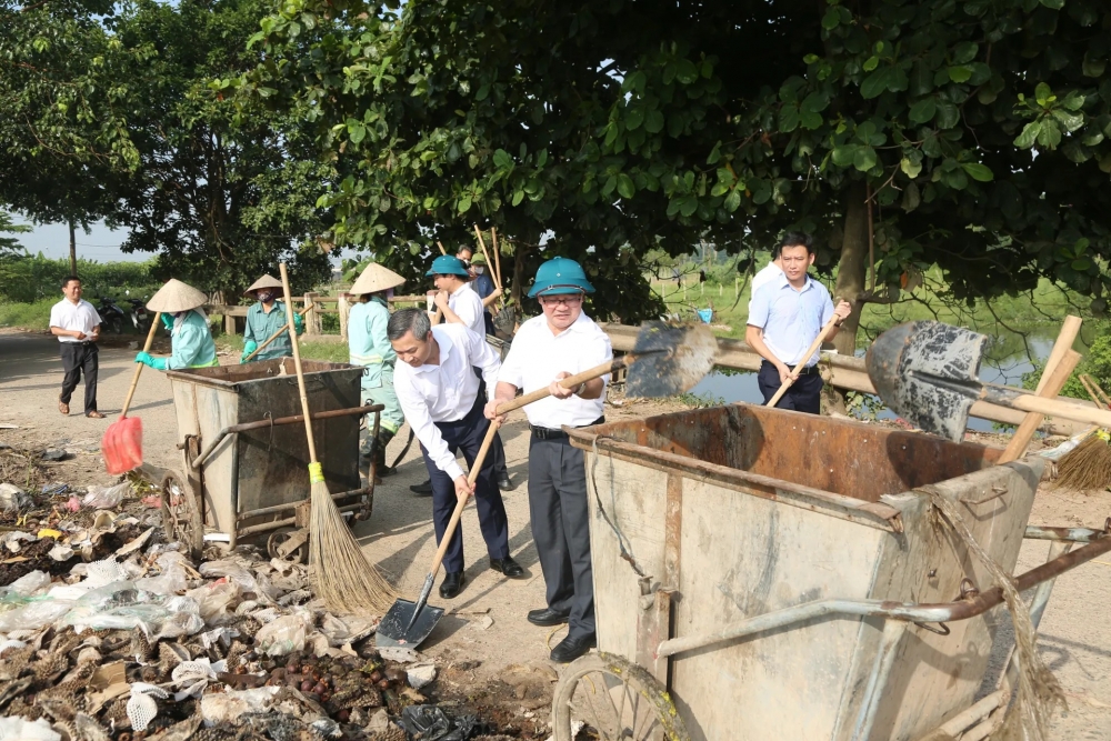 Sức sống mới từ chính quyền 2 cấp tại xã Tiến Thắng