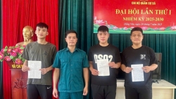 Nhiều thanh niên xã Hồng Vân tự nguyện viết đơn xin nhập ngũ