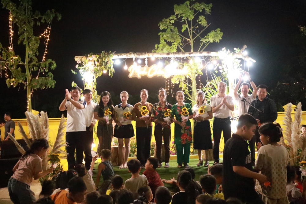 Đêm nhạc “Minh Châu Serenade show” rực rỡ tại đảo ngọc