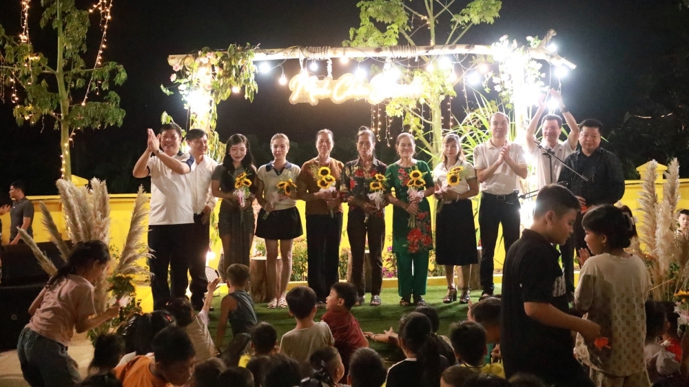 Đêm nhạc “Minh Châu Serenade show” rực rỡ tại đảo ngọc