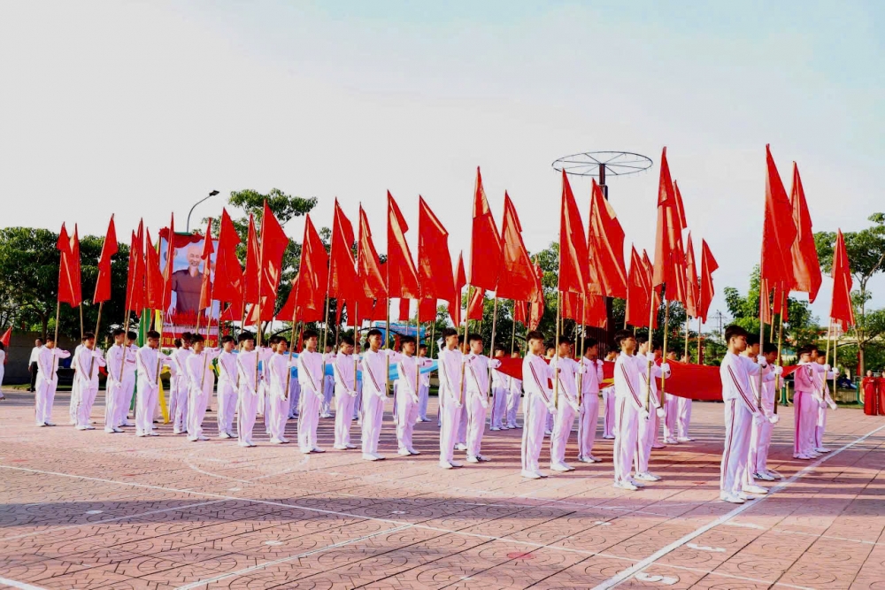 Đại hội thể dục thể thao xã Hồng Vân thắp sáng ngọn lửa đoàn kết Đại hội thể dục thể thao xã Hồng Vân thắp sáng ngọn lửa đoàn kết