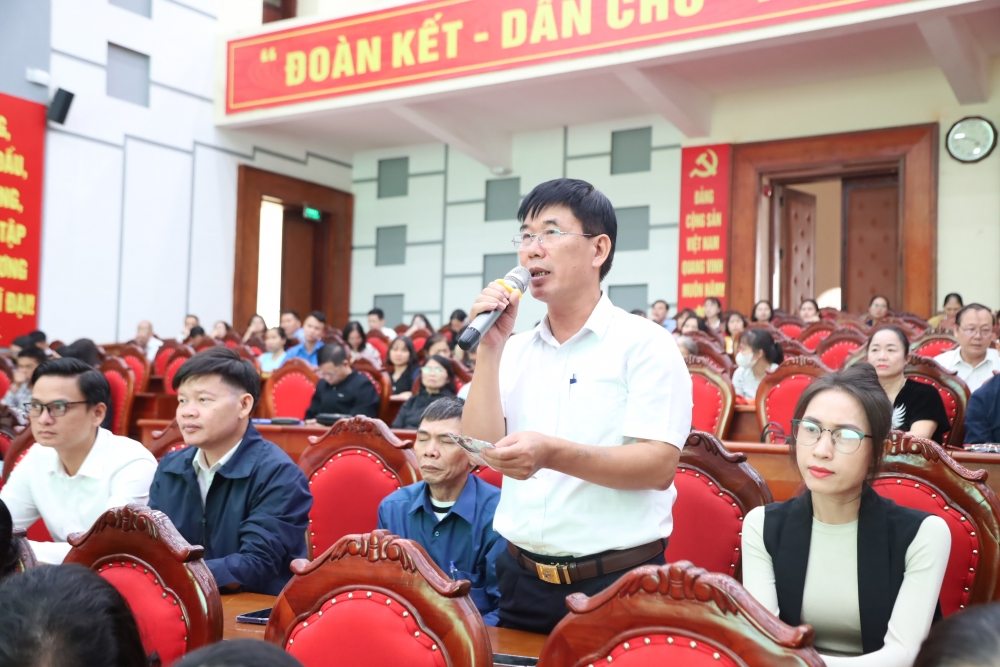 Cán bộ, Nhân dân xã Quang Minh cùng tìm kiếm giải pháp về chuyển đổi số