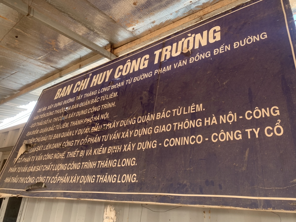 Hình ảnh "bất thường" ghi nhận trên công trường xây dựng đường Tây Thăng Long (Bắc Từ Liêm)