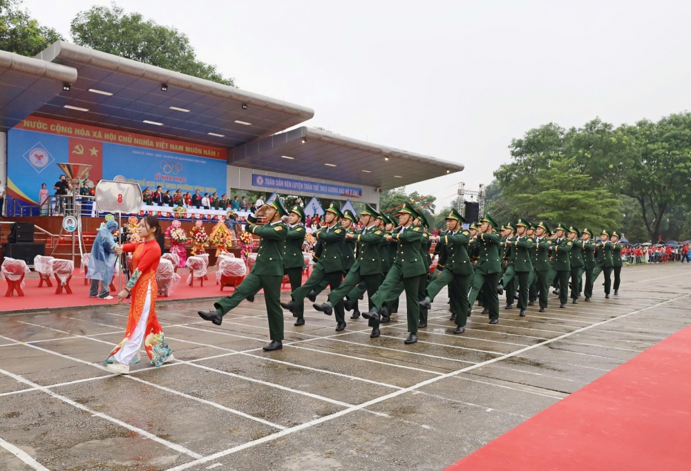 Quân và dân phường Tùng Thiện chung ý chí thể dục, thể thao