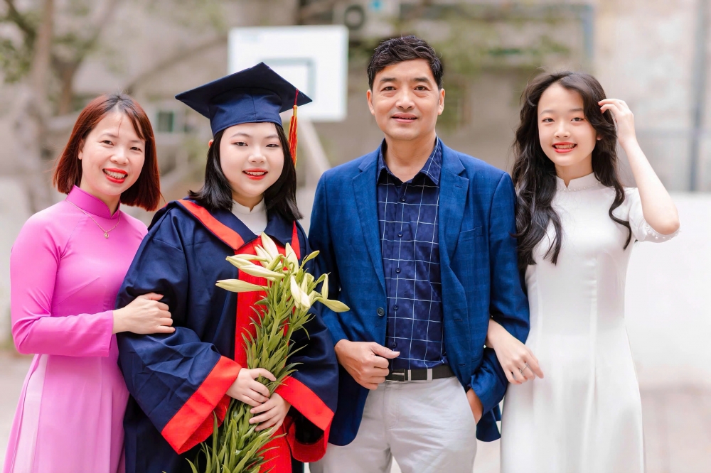 Minh Châu cùng gia đình nhỏ tràn ngập hạnh phúc của em - nơi tiếp thêm cho em động lực, sức mạnh để ngày càng khẳng định mình trong tương lai