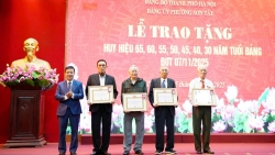 dang vien lao thanh phuong son tay phat huy tinh than tuoi cao guong sang