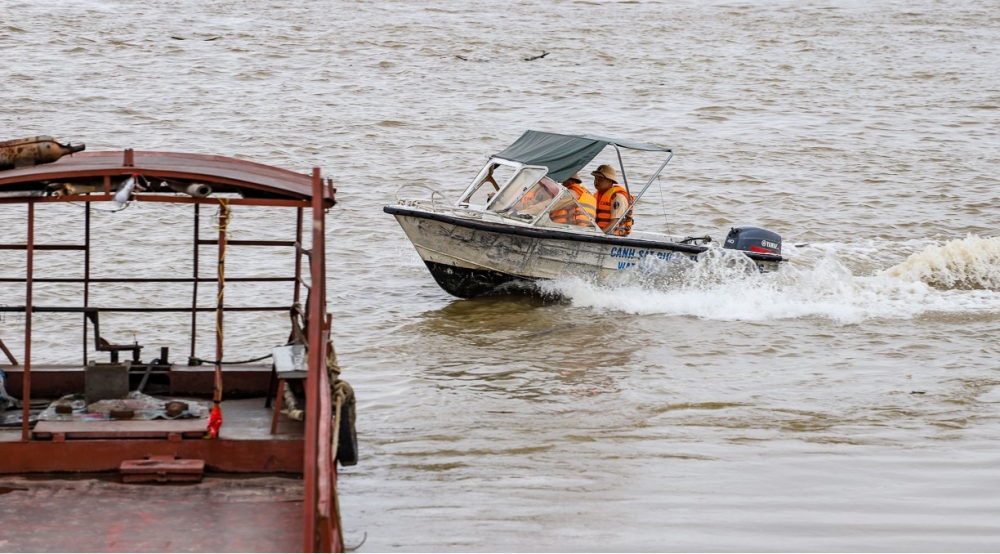 Hà Nội xử lý nhiều bến bãi không phép trên tuyến thủy nội địa