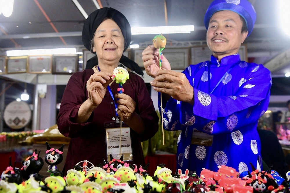 Làng nghề Thủ đô “cất cánh” nhờ thương mại điện tử