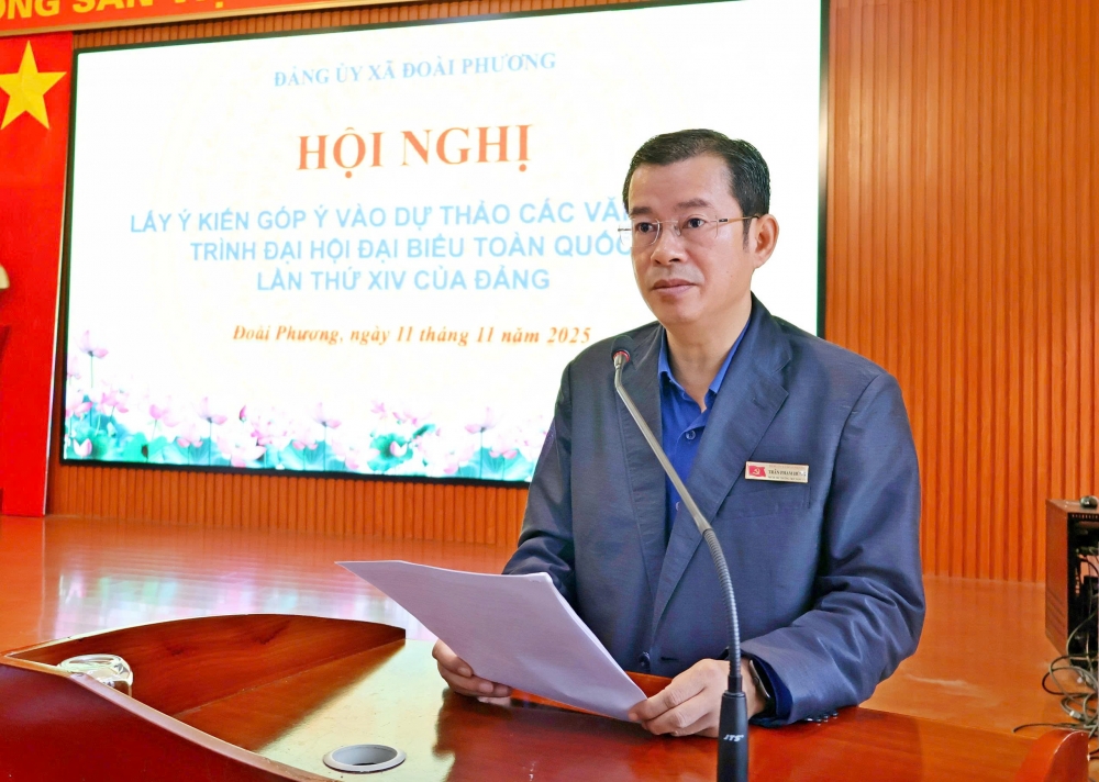 Phó Bí thư Thường trực Đảng ủy xã Đoài Phương Trần Phạm Hùng phát biểu. Ảnh: Hoàng Phương