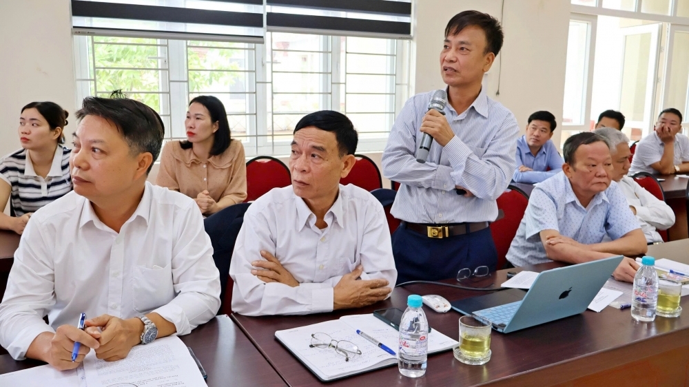 Đảng viên xã Đoài Phương góp ý tâm huyết vào dự thảo văn kiện Đại hội Đảng