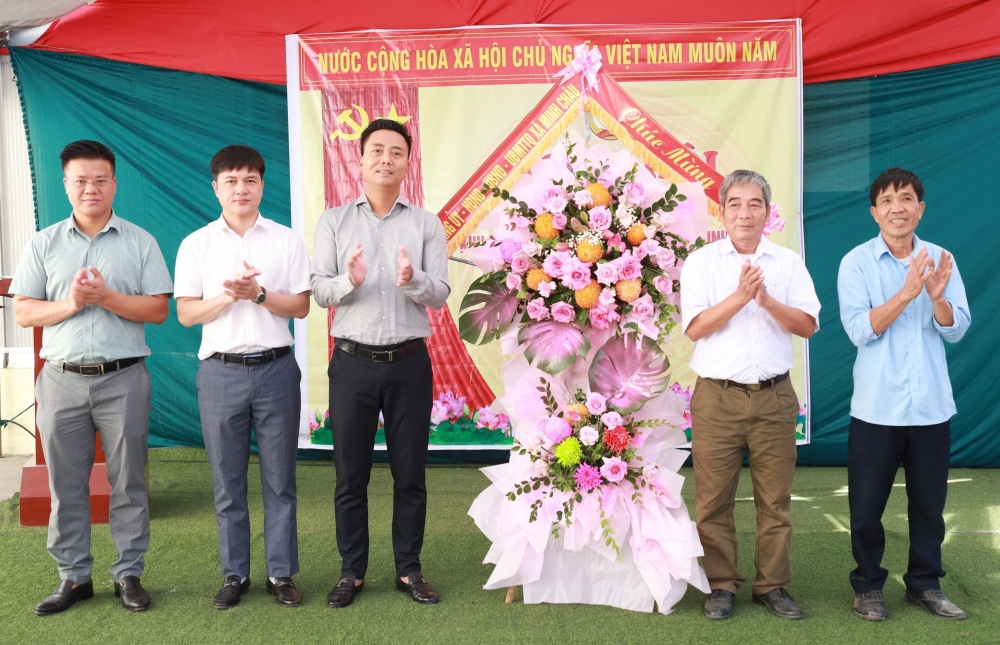 Rộn ràng Ngày hội Đại đoàn kết tại xã đảo Minh Châu