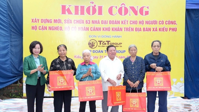 Những mảnh đời thắm lại nhờ sự nâng niu của Mặt trận