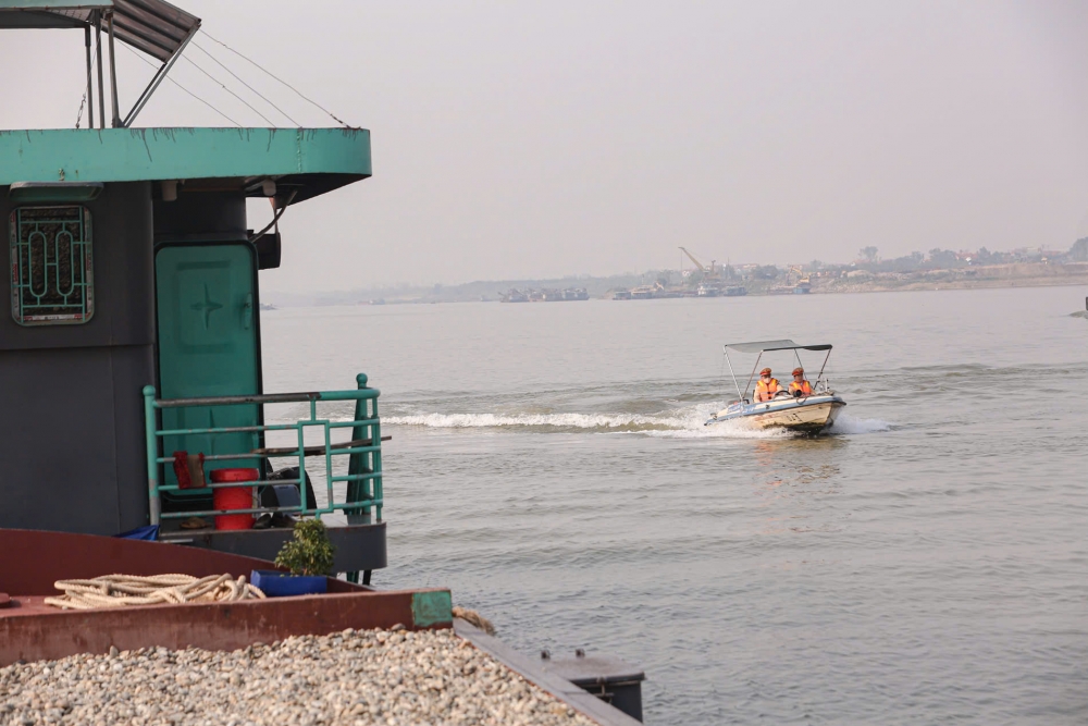 Cảnh sát đường thuỷ Hà Nội triển khai cao điểm sáng 20/11.