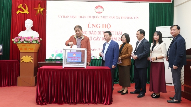 Xã Thường Tín chia sẻ khó khăn với đồng bào vùng lũ lụt