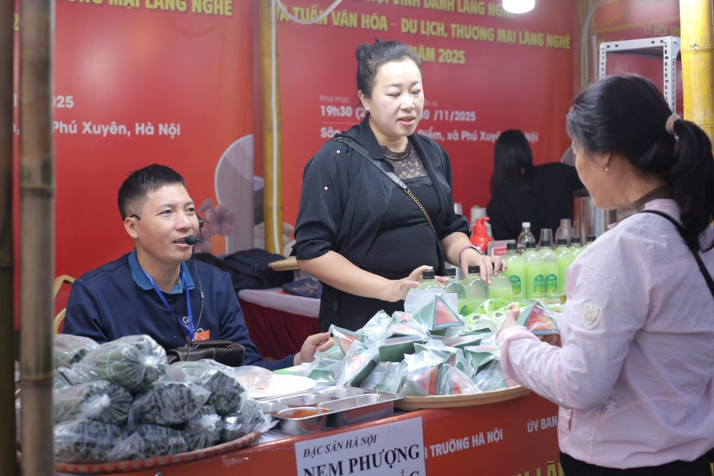 Xã Phú Xuyên (Hà Nội) tưng bừng khai mạc Lễ hội vinh danh làng nghề