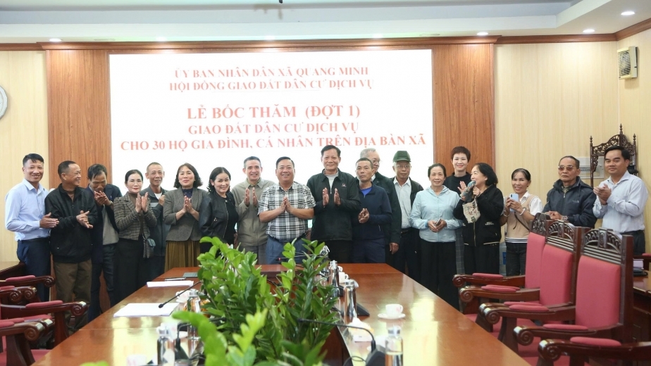 Gỡ “nút thắt” 2 thập kỷ: Đất dịch vụ đến tay người dân Quang Minh