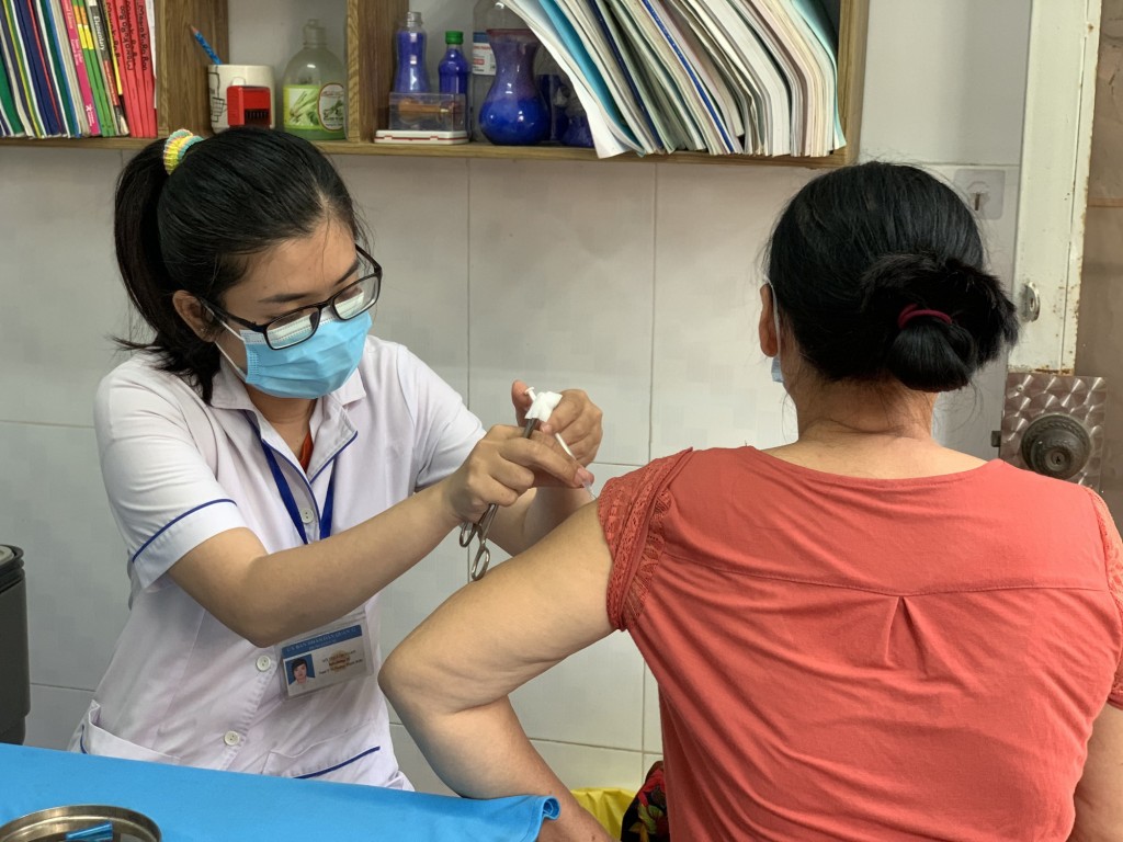 Việt Nam tiêm gần 265 triệu liều vắc xin COVID-19