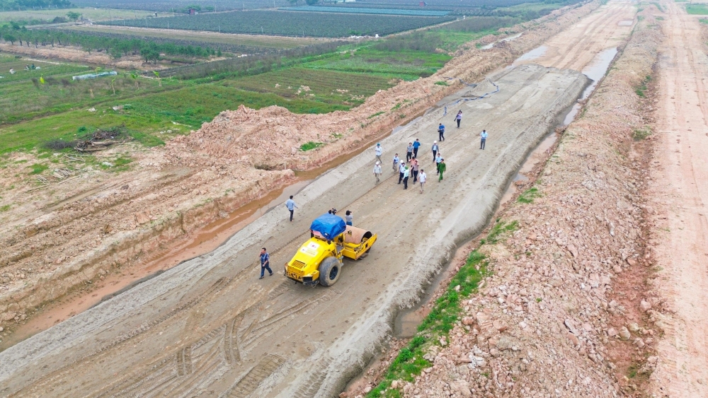 Dự án Vành đai 4 đang được gấp rút thi công, tạo sự liên kết giữa các huyện Mê Linh, Sóc Sơn và Đông Anh