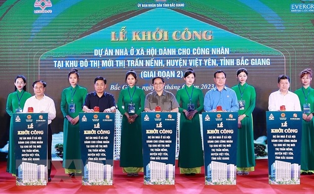 Thủ tướng Phạm Minh Chính ấn nút khởi công nhà ở xã hội dành cho công nhân tại Bắc Giang