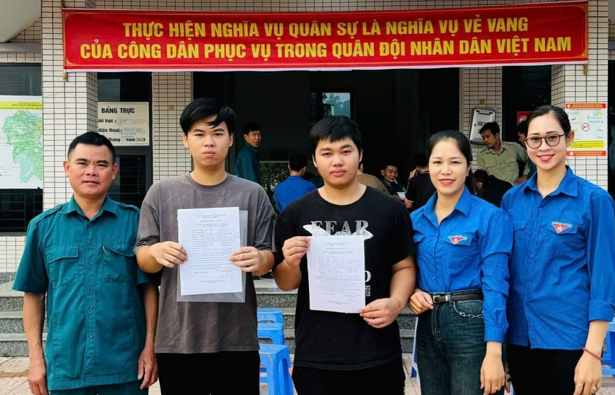 Thanh niên thị xã Sơn Tây sẵn sàng nhập ngũ