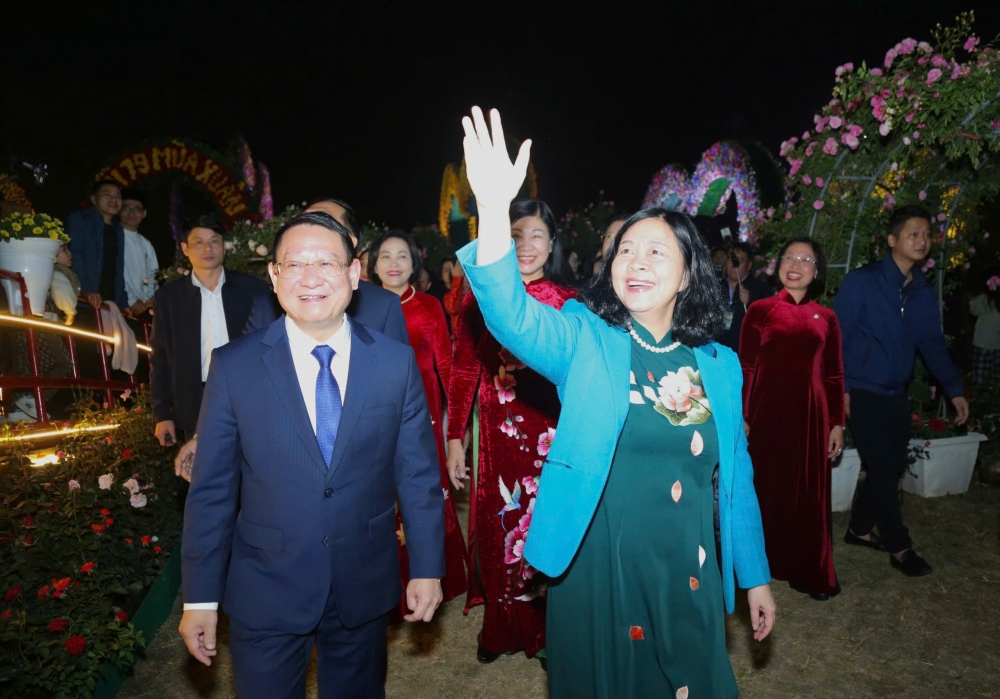 Các nữ lãnh đạo tô thắm Festival 