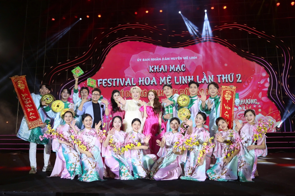 Các nữ lãnh đạo tô thắm Festival 