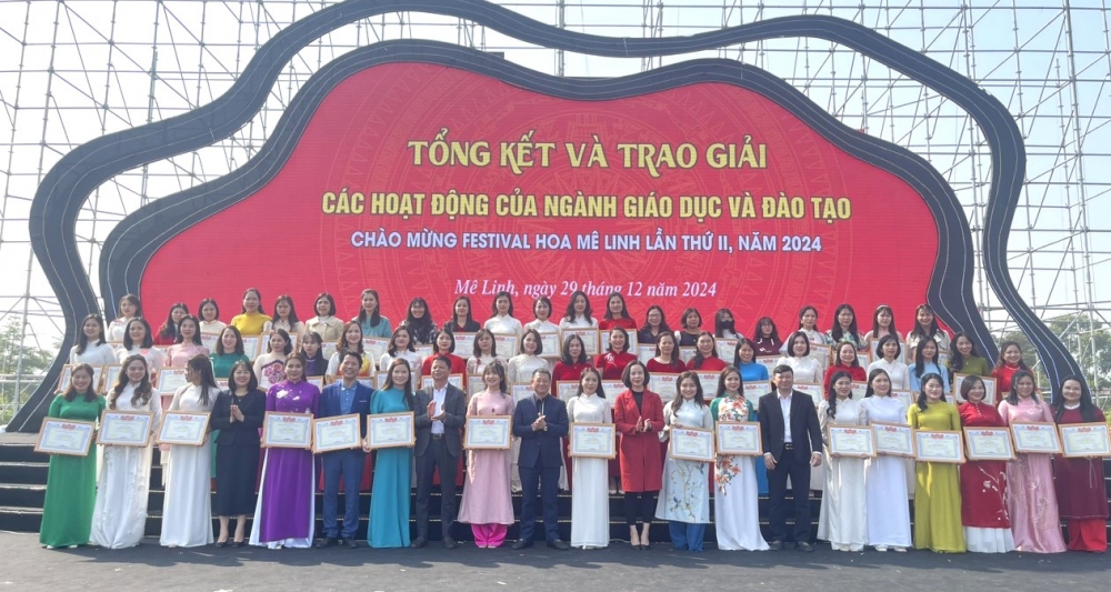 Ấn tượng với các hoạt động của ngành giáo dục tại festival hoa Mê Linh