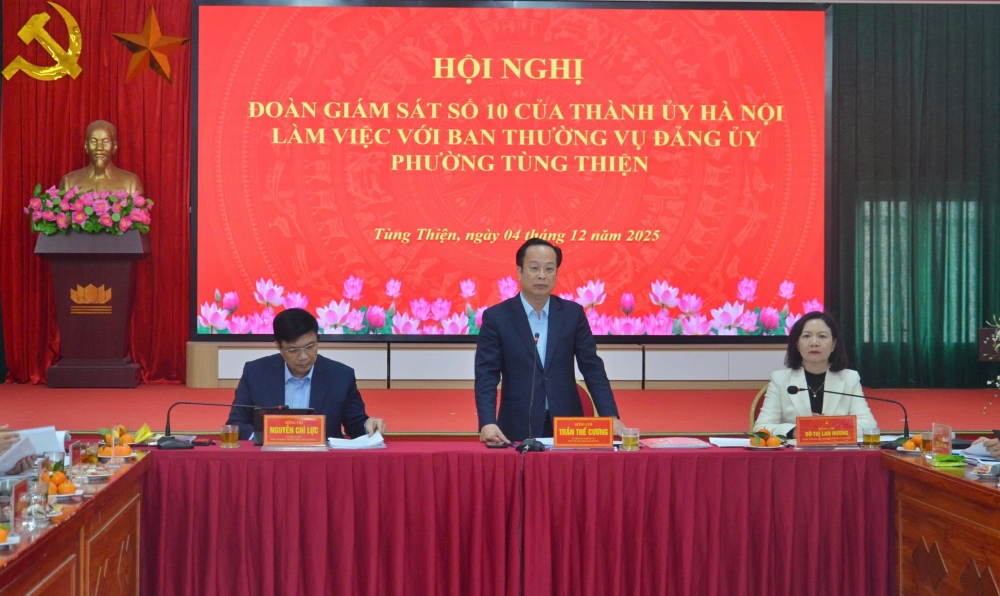 Phó Chủ tịch Thường trực HĐND thành phố Hà Nội Trần Thế Cương phát biểu tại hội nghị. Ảnh: Kiều Hương