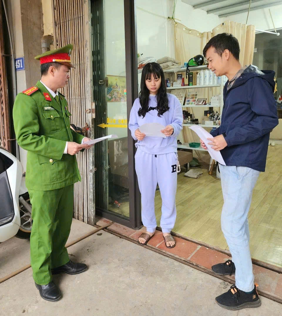 Ban Chỉ đạo 197 xã Đoài Phương tuyên truyền tới người dân về trật tự đô thị Ban Chỉ đạo 197 xã Đoài Phương tuyên truyền tới người dân về trật tự đô thị