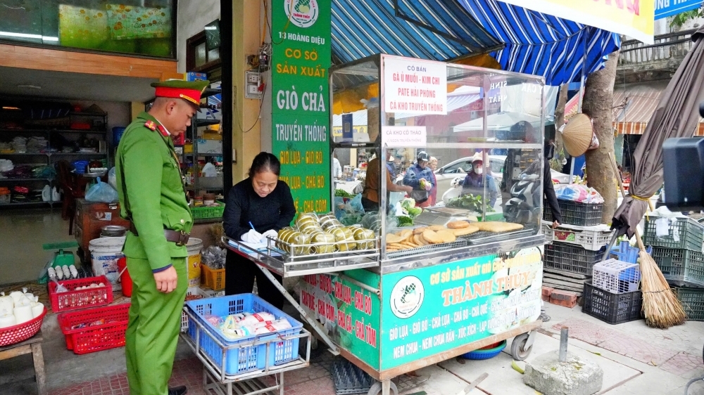 Sơn Tây ra quân giải quyết điểm nghẽn trật tự đô thị