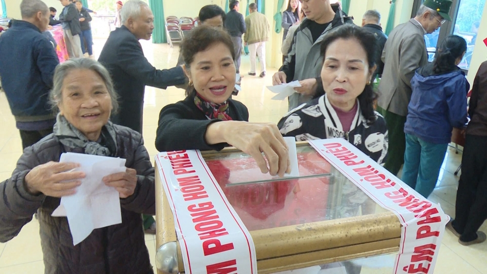 Xã Thường Tín rộn ràng trong ngày bầu cử trưởng thôn Xã Thường Tín rộn ràng trong ngày bầu cử trưởng thôn