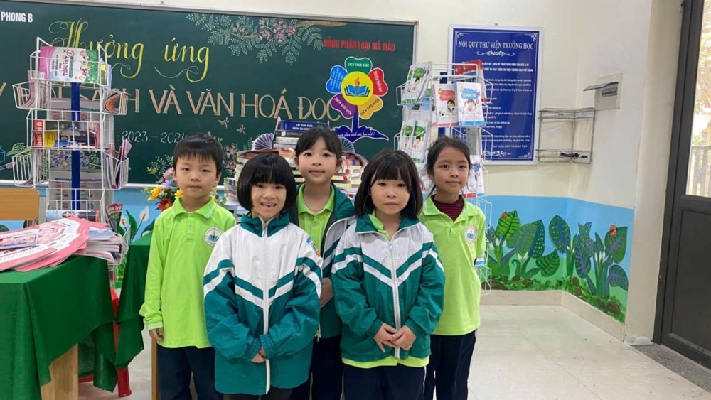 Xây dựng thế hệ măng non đủ đức, tài, trí. Xây dựng thế hệ măng non đủ đức, tài, trí.