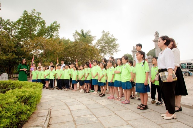 Lấy đức làm gốc trong sự nghiệp trồng người