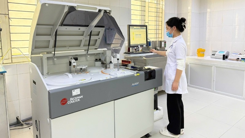 Hệ thống xét nghiệm hiện đại được bệnh viện đầu tư thời gian qua.