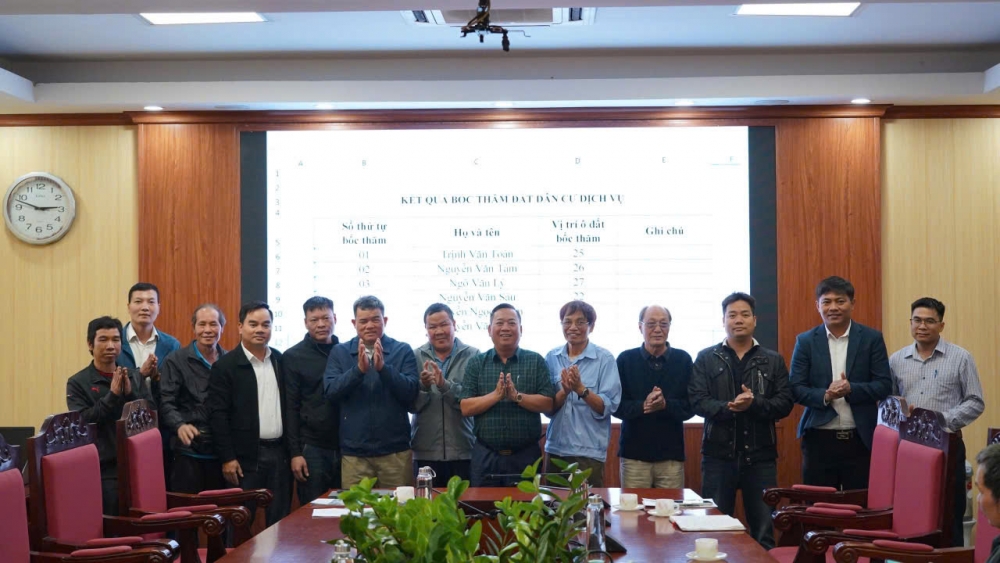 Xã Quang Minh tổ chức giao đất dịch vụ lần 3, từng bước giải quyết tồn đọng kéo dài Xã Quang Minh tổ chức giao đất dịch vụ lần 3, từng bước giải quyết tồn đọng kéo dài