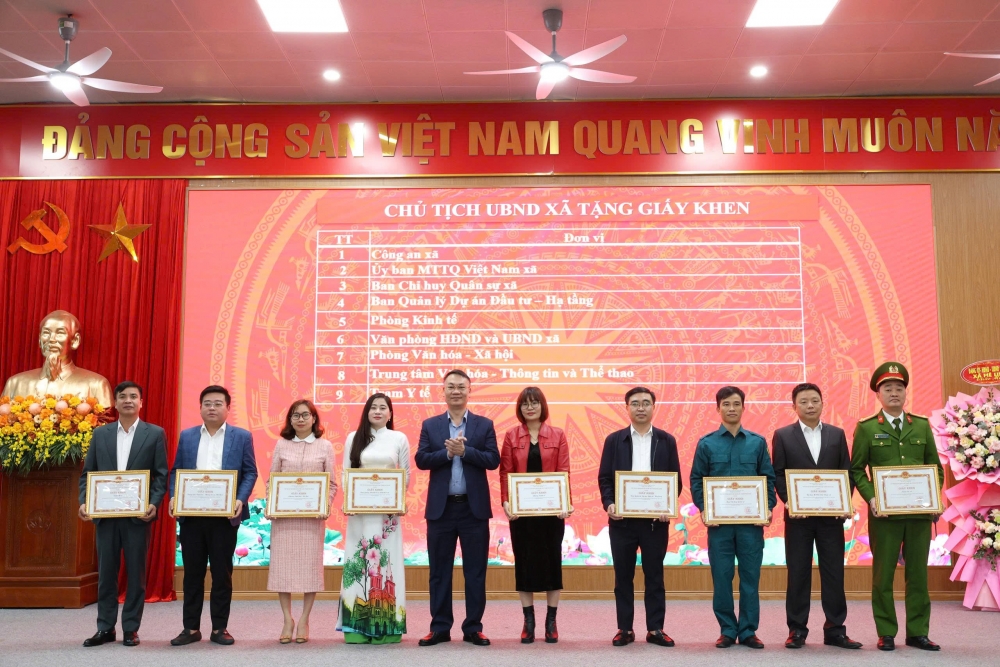 Xã Mê Linh biểu dương các tập thể, cá nhân tiêu biểu trong GPMB Vành đai 4 Xã Mê Linh biểu dương các tập thể, cá nhân tiêu biểu trong GPMB Vành đai 4