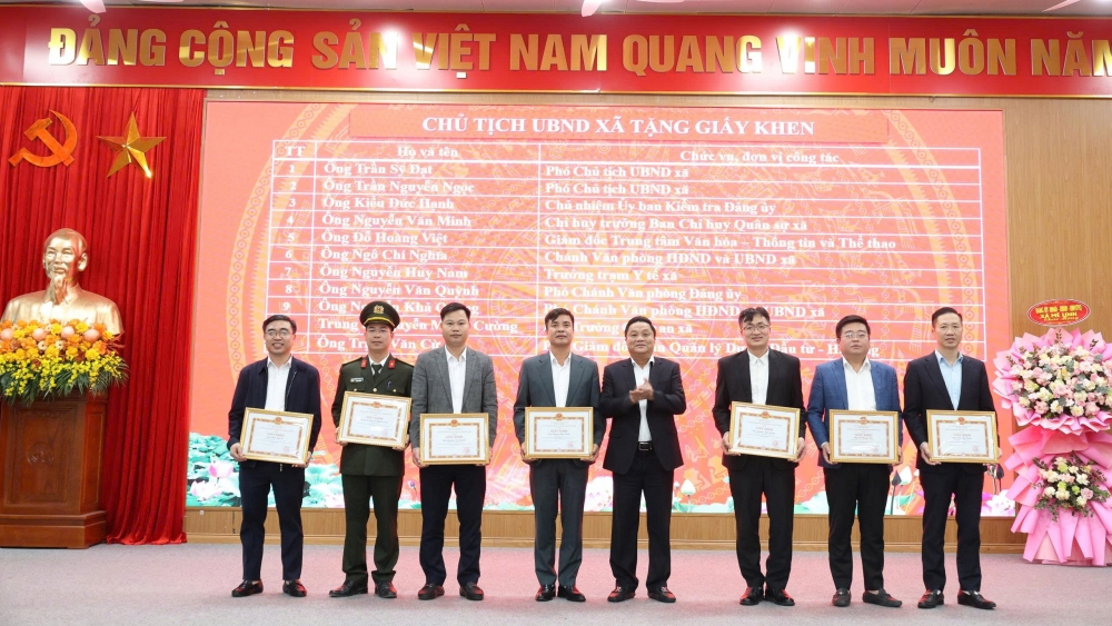 Xã Mê Linh biểu dương các tập thể, cá nhân tiêu biểu trong GPMB Vành đai 4 Xã Mê Linh biểu dương các tập thể, cá nhân tiêu biểu trong GPMB Vành đai 4