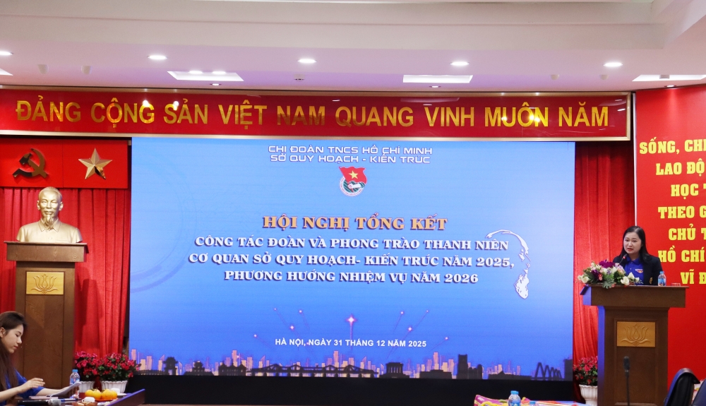 Chi đoàn Sở Quy hoạch – Kiến trúc vinh dự nhận Cờ thi đua của Đoàn UBND thành phố Hà Nội