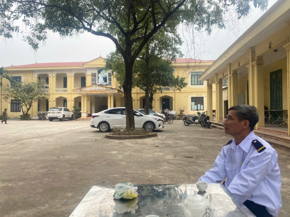 Khu tạm cư được xã Mê Linh bố trí tại trường học khang trang, có lực lượng bảo vệ đảm bảo an ninh, an toàn. 