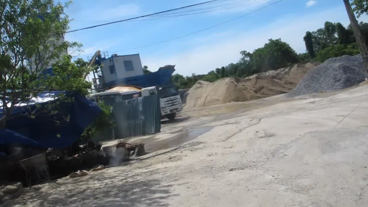 Chính quyền địa phương có bất lực trước trạm trộn bê tông trái phép ở Minh Quang, Ba Vì
