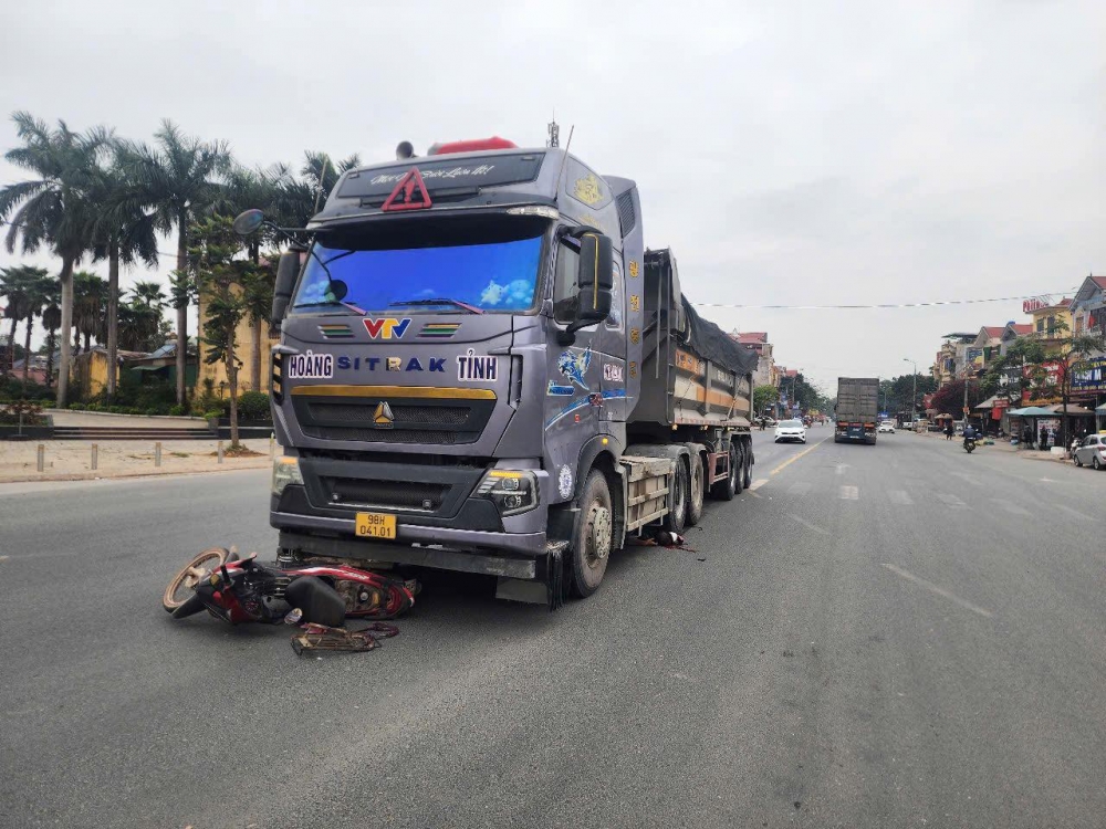 TNGT ở ngã 4 Kép, Lạng Giang