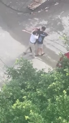 Hai bố con đánh người sau va chạm giao thông ở Bắc Giang