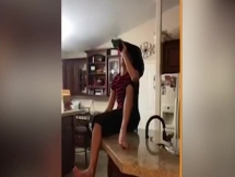 Đóng giả phim "Cướp biển vùng Caribbean" vì nhàm chán khi tự cách ly