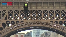 Trải nghiệm trượt cáp treo 90 km/h từ tháp Eiffel