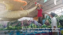 Nông dân tạo hình đôi chim hạc khổng lồ ở miền Tây