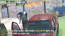 Tông vỡ kính trung tâm thương mại trộm máy ATM