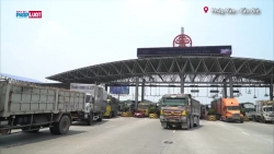 Phơi mình dưới trời nắng đổ lửa bám chốt chống dịch tại cửa ngõ Thủ đô